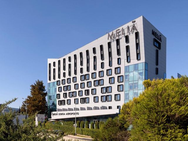 Meliá Lisboa Aeroporto — 350 m from the airport