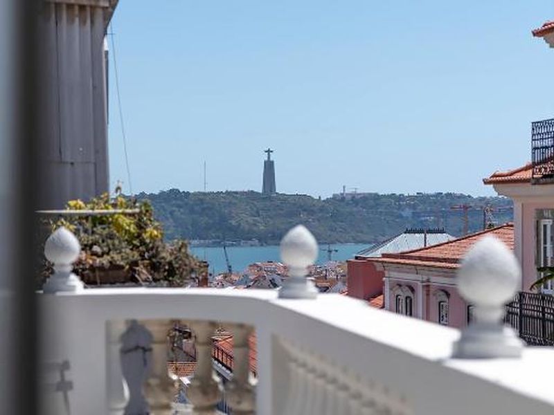 Montecarmo12 - Design Boutique Hotel, Lisbon