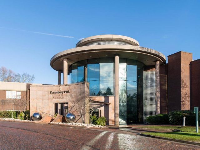 Daresbury Park Hotel — 1.4 km away from Creamfields