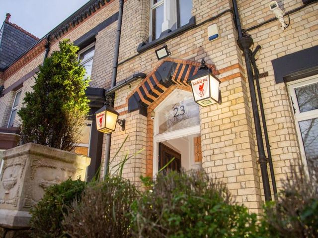 Hotel Anfield — 350 m away from Anfield