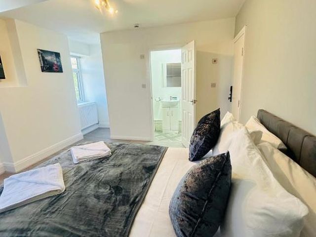 Melrose Abbey Guest House — 1.7 km away from Anfield