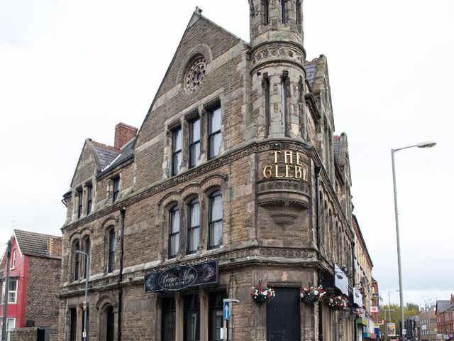 The Glebe Hotel — 1.6 km away from Anfield