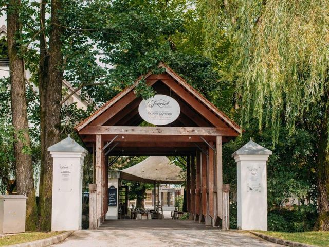 Hotel Dvor Jezersek Brnik — 2.6 km from the airport