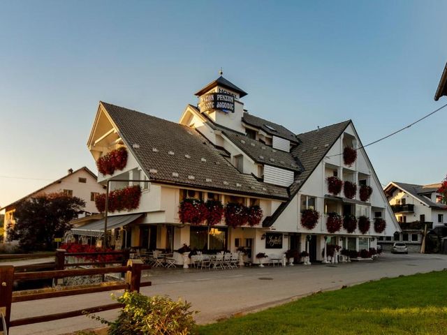 Jagodic Garni Hotel — 3.1 km from the airport
