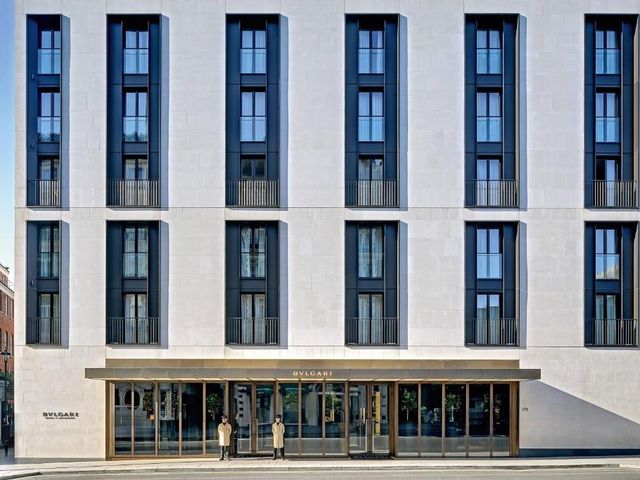 Bvlgari Hotel London — 800 m away from Hyde Park