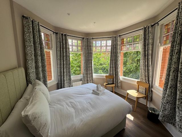 Charlie Hotel — 2.6 km away from Wireless Festival London