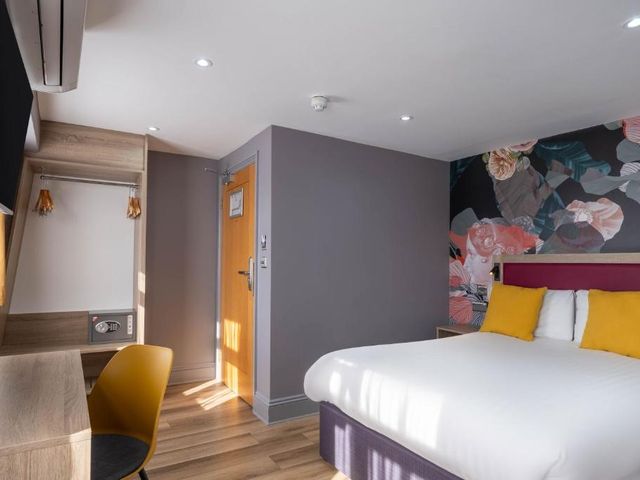 Comfort Inn Edgware Road W2 — 700 m away from Lord's Cricket Ground
