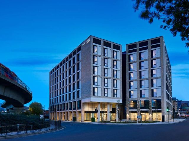 Courtyard by Marriott London City Airport — 1 km away from AWS Summit London