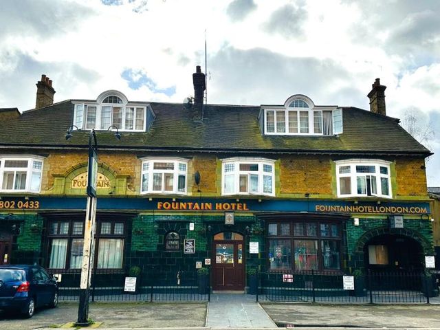 Fountain Hotel — 2.3 km away from Tottenham Hotspur Stadium