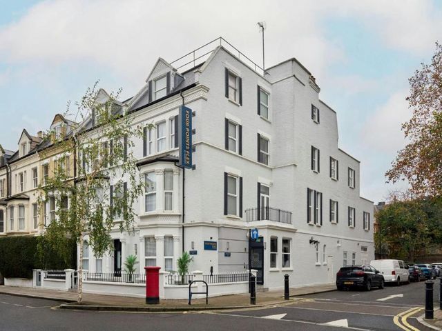 Four Points Flex by Sheraton London Kensington Olympia — 400 m away from London Tech Week