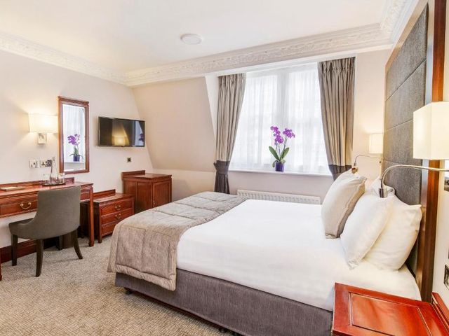 Gem Fitzrovia Hotel — 900 m away from Frieze London