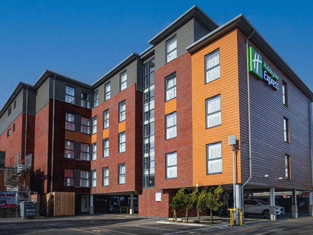 Holiday Inn Express - Fleet by IHG — 6.6 km away from Farnborough International Airshow