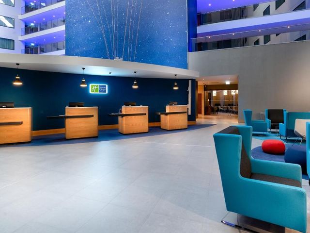 Holiday Inn Express - London Heathrow T4 by IHG — 1.5 km from the airport