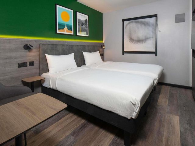 ibis Styles London Gatwick Airport — 2.7 km from the airport