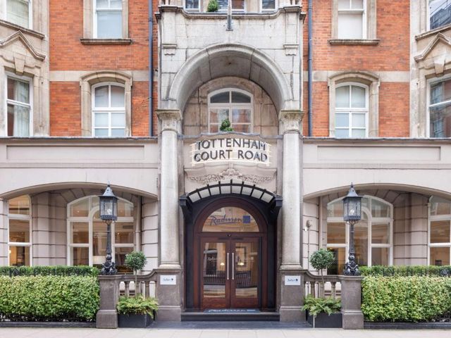 Radisson Blu Hotel, London Tottenham Court Road — 200 m away from British Museum