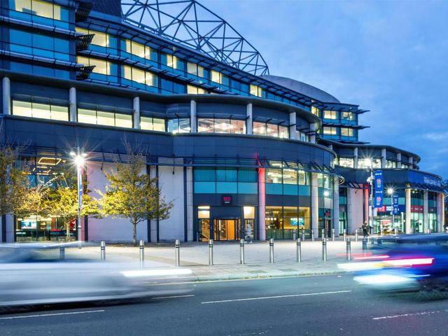 Radisson RED London Twickenham — 150 m away from Twickenham Stadium