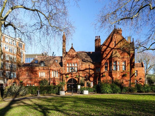 St Paul's Hotel — 600 m away from London Tech Week