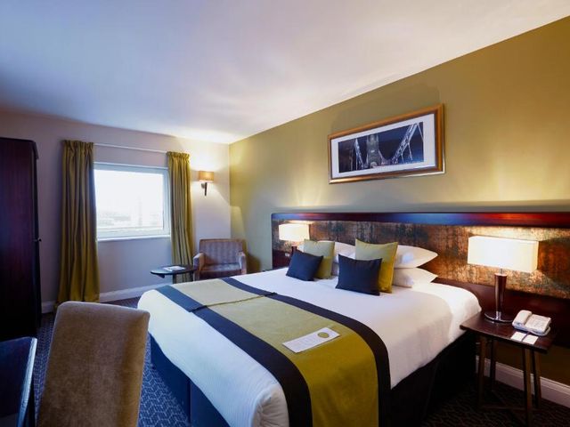 Stamford Bridge Hotel London — 250 m away from Stamford Bridge