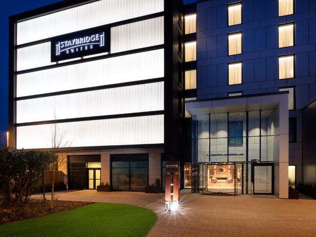 Staybridge Suites London Heathrow - Bath Road by IHG — 1.3 km from the airport