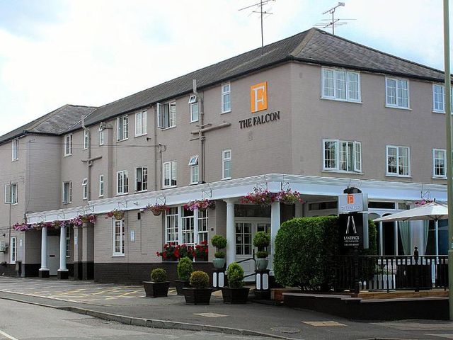 The Falcon Hotel — 900 m away from Farnborough International Airshow