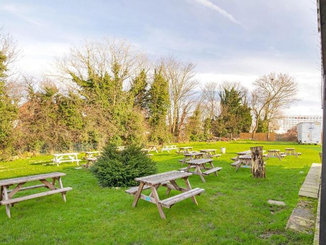 The Green Man Pub and Hotel by OYO — 700 m away from Wembley Stadium