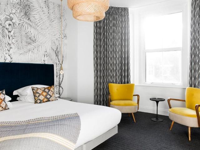 The Lodge Hotel - Putney — 2.7 km away from All England Club