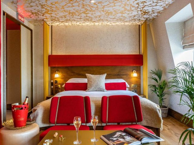 The Megaro Hotel - Kings Cross St Pancras, London — 50 m away from Kings Cross St Pancras