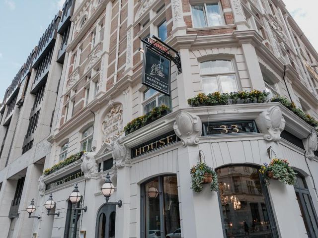 The Sanctuary House Hotel — 500 m away from Big Ben