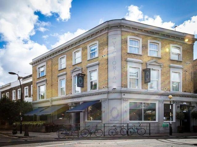 Victoria Inn — 1.6 km away from King's College Hospital