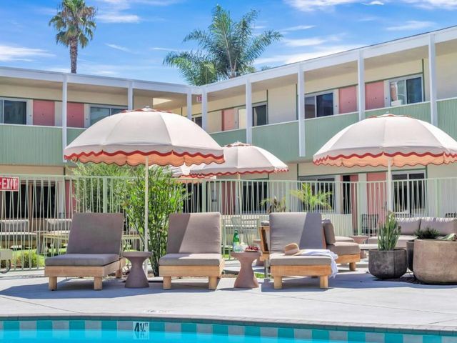City Center Hotel By Kasa — 500 m away from Long Beach Convention Center