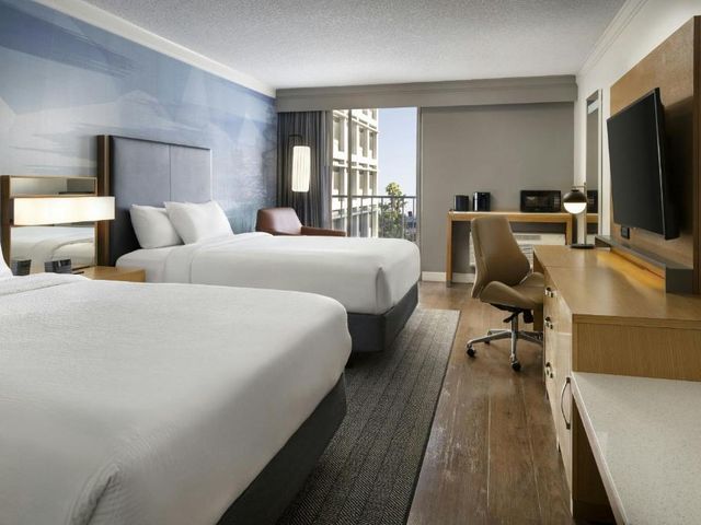 Courtyard by Marriott Long Beach Downtown — 350 m away from Long Beach Convention Center
