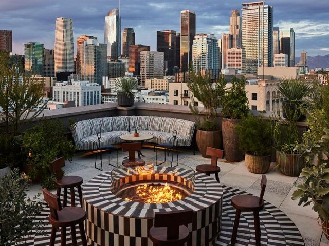Downtown Los Angeles Proper Hotel, a Member of Design Hotels — 3.2 km away from USC