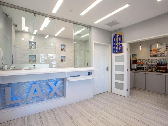 Elev8 Hotel Los Angeles, LAX — 1.4 km away from SoFi Stadium