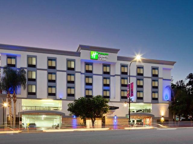 Holiday Inn Express Hollywood Walk of Fame by IHG — 500 m away from Hollywood Walk of Fame