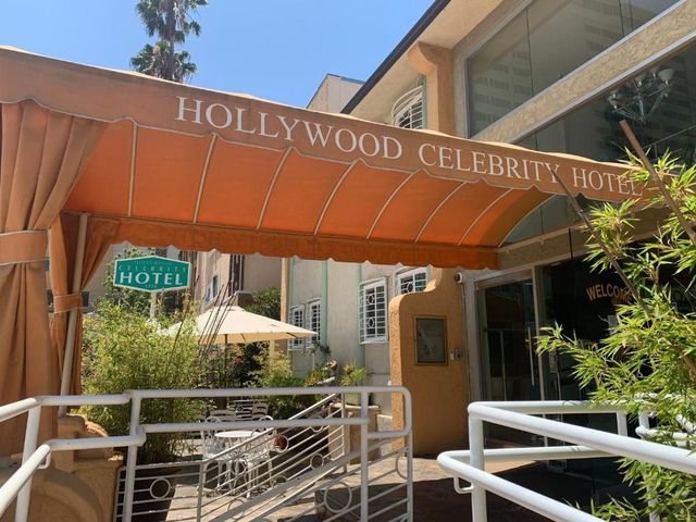 Hollywood Celebrity Hotel — 250 m away from Hollywood Walk of Fame