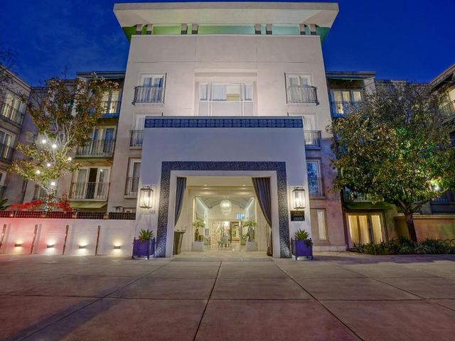 Hotel Amarano Burbank-Hollywood — 2.3 km away from Universal Studios Hollywood