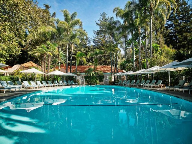 Hotel Bel-Air - Dorchester Collection — 1.9 km away from UCLA