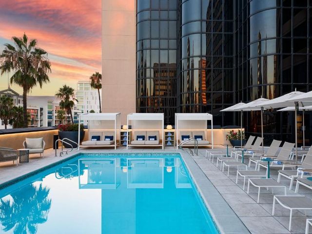 Marriott Long Beach Downtown — 250 m away from Long Beach Convention Center