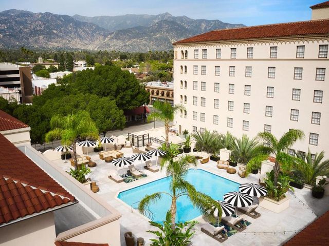 Pasadena Hotel & Pool — 3.8 km away from Rose Bowl