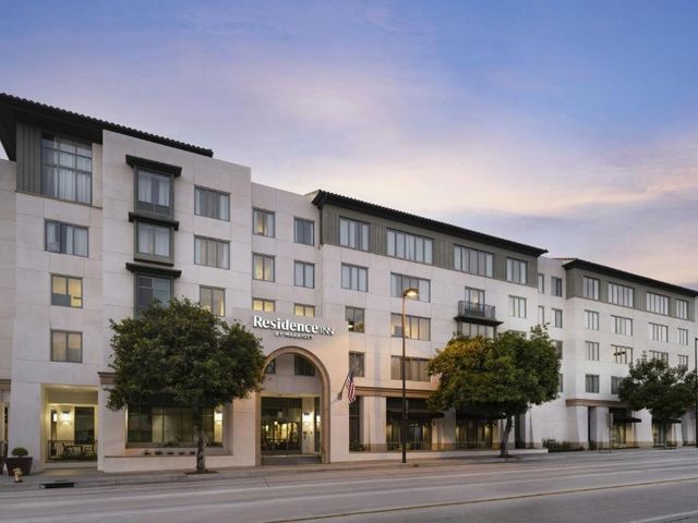 Residence Inn by Marriott Los Angeles Pasadena/Old Town — 2.1 km away from Rose Bowl