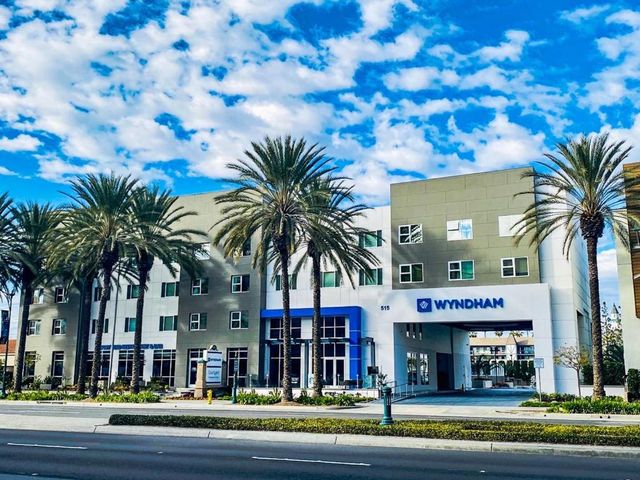 Wyndham Anaheim — 600 m away from BlizzCon