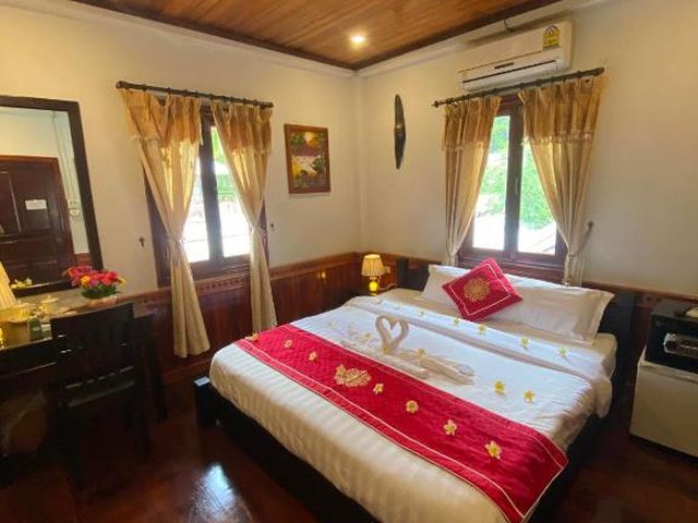 Golden Lotus Boutique Hotel — 40 m away from Luang Prabang Alms Ceremony