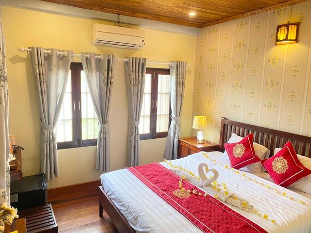 Golden Sun Hotel Luang Prabang — 150 m away from Luang Prabang Alms Ceremony