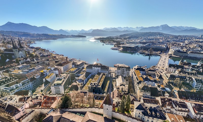 Hotel Schweizerhof Luzern — Old Town