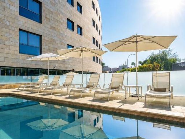 Hotel Maydrit Airport — 2.5 km away from IFEMA Madrid