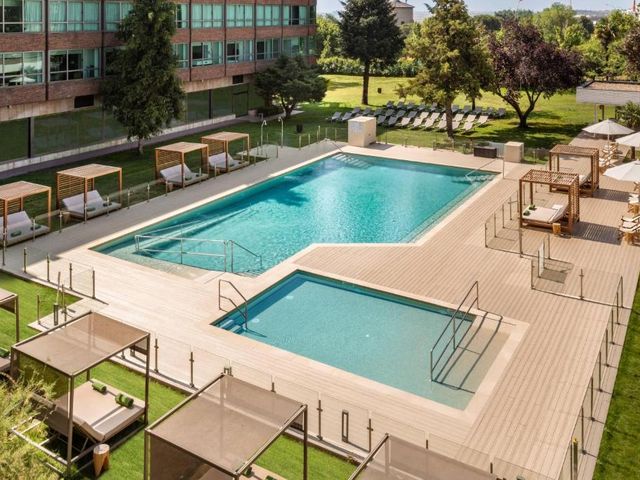 Meliá Madrid Barajas — 1.6 km from the airport