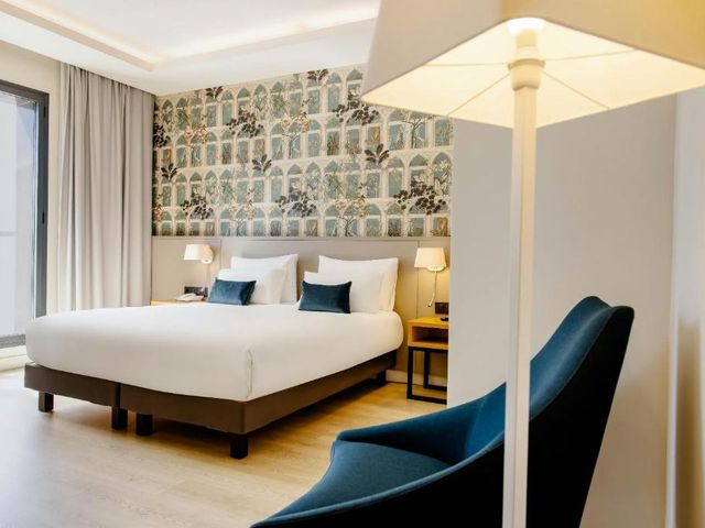 Motel One Madrid-Plaza de España — 1.6 km away from Complutense University