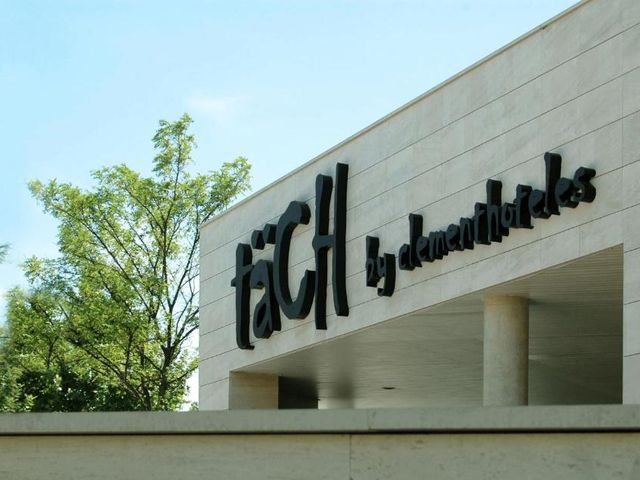 TaCH Madrid Airport — 1.6 km from the airport