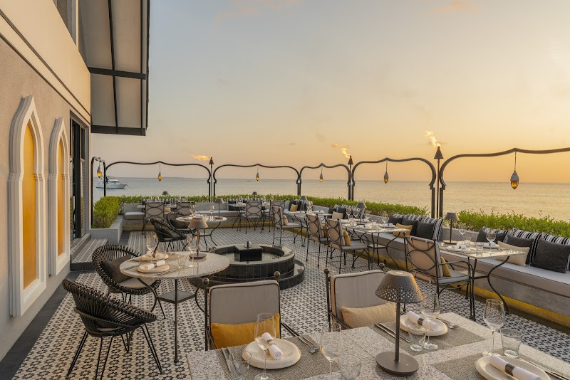 Four Seasons Resort Baa Atoll — Baa Atoll (UNESCO Biosphere Reserve)