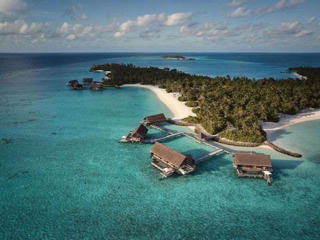 One&Only Reethi Rah — 17.1 km away from Overwater Bungalow Maldives